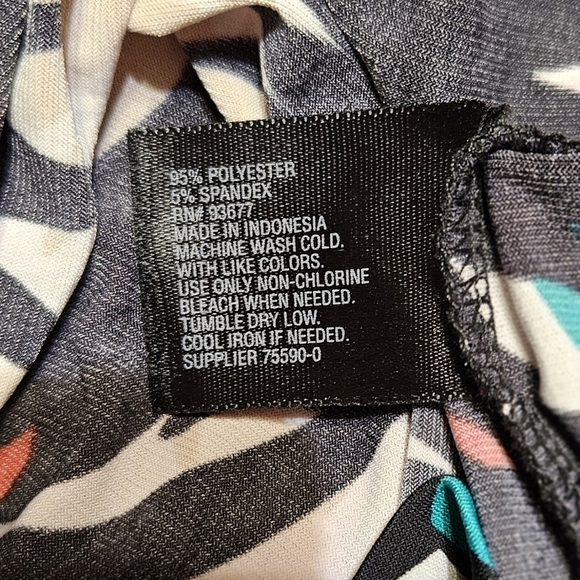 #310 Worthington- Red, Black Top w/ Multicolored Palm Leaves- Size: 3X - Picture 5 of 5